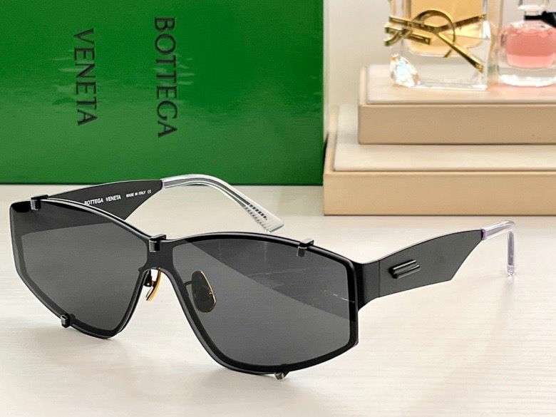 Picture of Bottega Veneta Sunglasses _SKUfw42932025fw